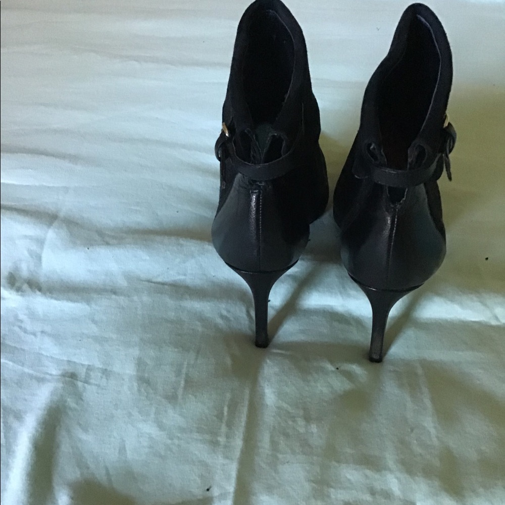 Shoe
